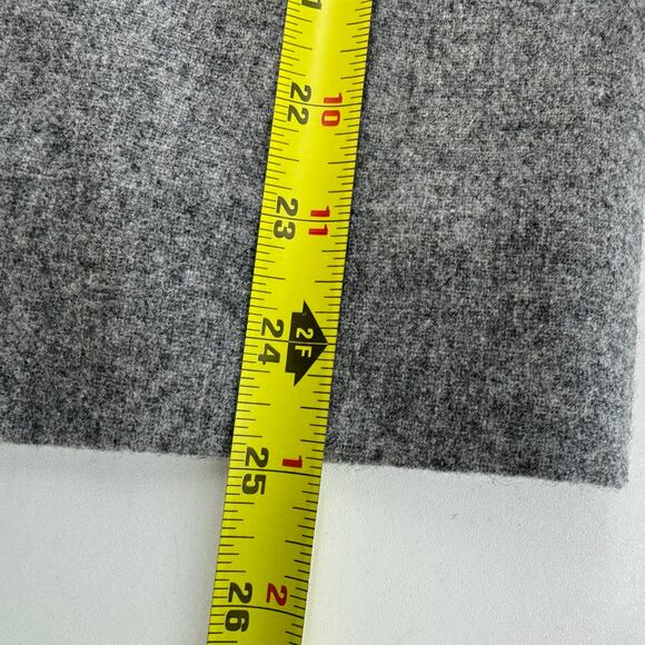 Vintage Wool Gray Pencil Skirt Front Slit Classic 1960s USA Size 6 - Picture 8 of 9